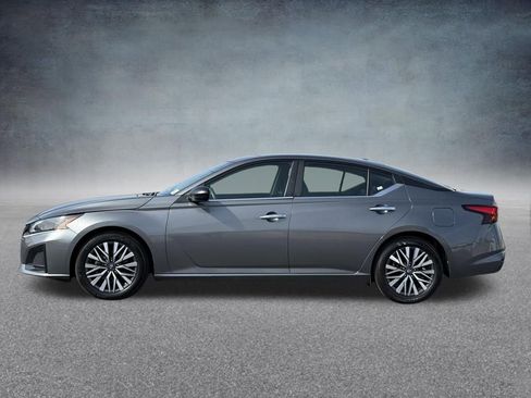 Used 2025 Nissan Altima 2.5 SV image 7