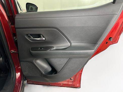 Used 2025 Nissan Kicks SV FWD image 27