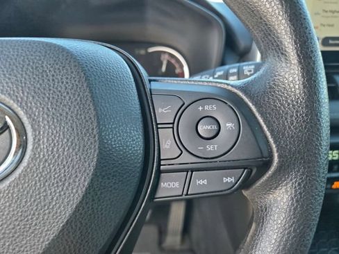 Certified 2024 Toyota RAV4 XLE FWD image 22