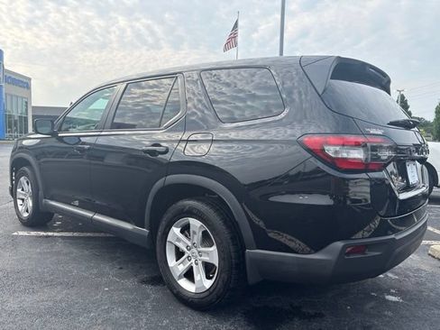 Used 2023 Honda Pilot LX image 8