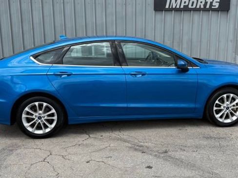 Used 2020 Ford Fusion SE FWD image 8
