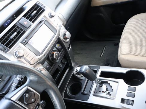 Used 2014 Toyota 4Runner SR5 image 18