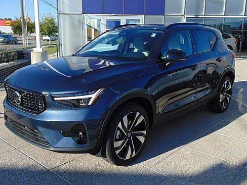 New 2026 Volvo XC40 B5 Ultra w/ Climate Package AWD/4WD image 3