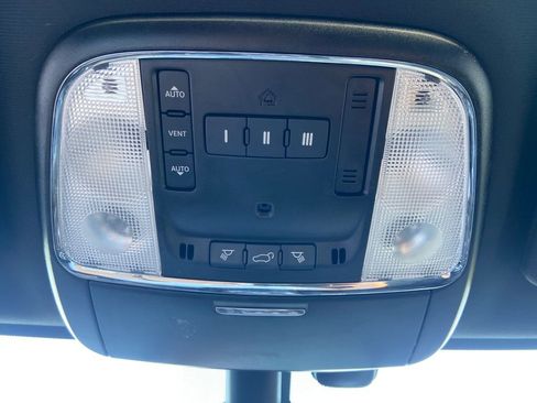 Used 2021 Jeep Grand Cherokee Limited image 34