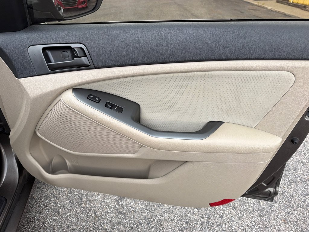 Used 2012 Kia Optima LX FWD image 29