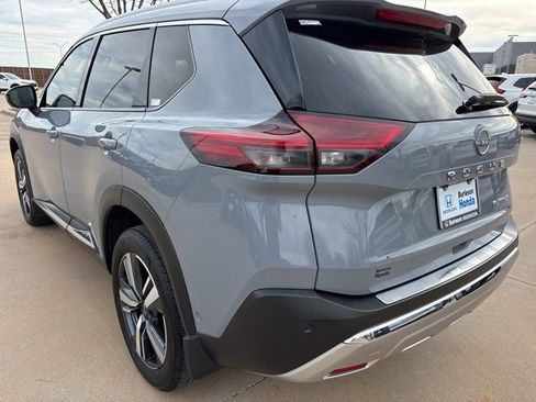 Used 2023 Nissan Rogue Platinum w/ Platinum Premium Package image 4