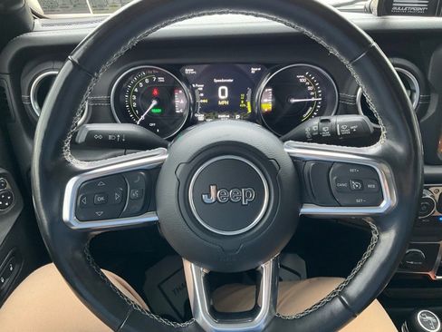 Used 2022 Jeep Wrangler Unlimited Sahara w/ Cold Weather Group image 15