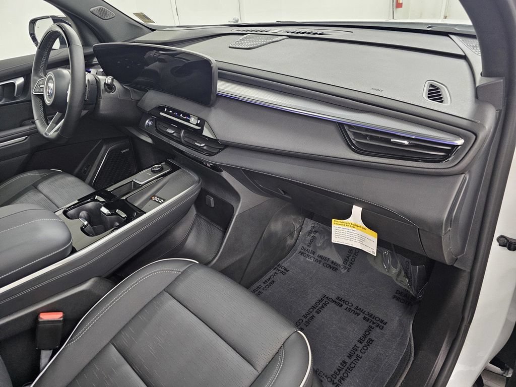 Used 2025 Buick Enclave Sport Touring w/ Super Cruise Package FWD image 13