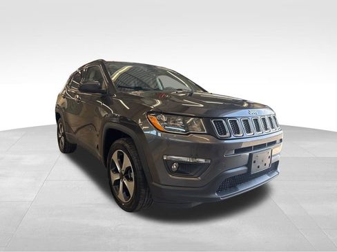 Used 2017 Jeep Compass Latitude w/ Popular Equipment Group AWD/4WD image 27