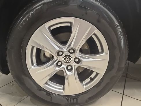 Used 2022 Toyota RAV4 XLE image 16