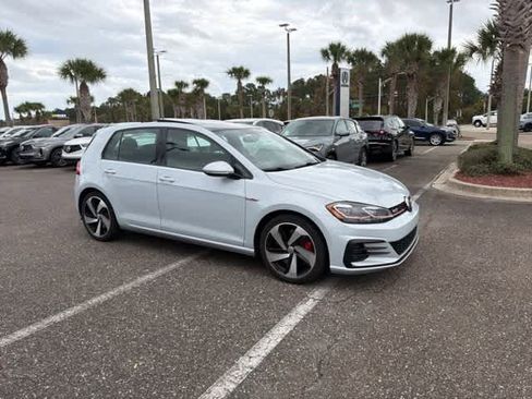 Used 2020 Volkswagen GTI SE image 5