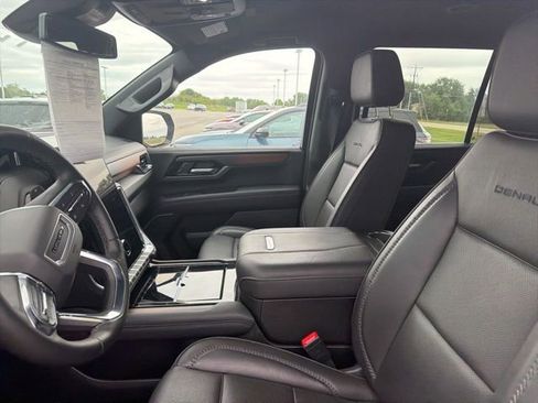 Used 2025 GMC Yukon Denali AWD/4WD image 10