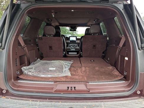 Used 2021 Lincoln Navigator Black Label w/ Cargo Convenience Package image 23