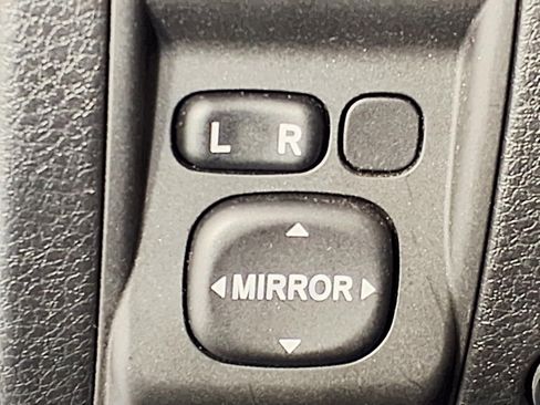 Used 2013 Subaru Forester 2.5X Premium AWD/4WD image 16