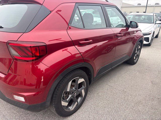Certified 2024 Hyundai Venue SEL FWD image 2