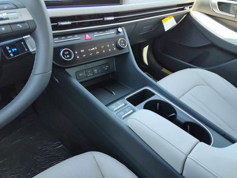 New 2025 Hyundai Sonata Limited image 25