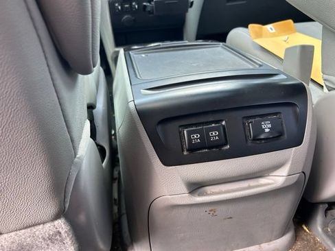 Used 2019 Toyota Sienna XLE w/ XLE Navigation Package FWD image 14