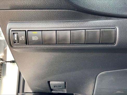 Used 2026 Toyota Corolla LE FWD image 33