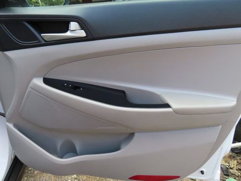 Used 2019 Hyundai Tucson Value FWD image 35