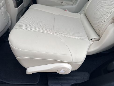 Used 2022 Lexus GX 460 Premium image 33