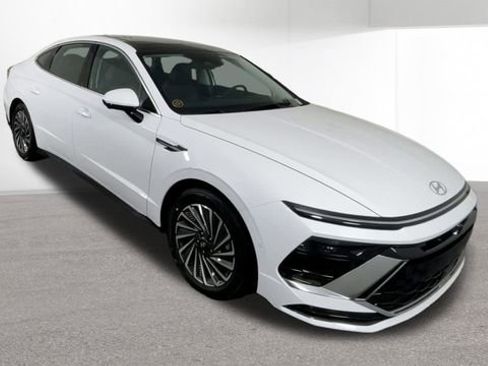 New 2026 Hyundai Sonata Limited image 3