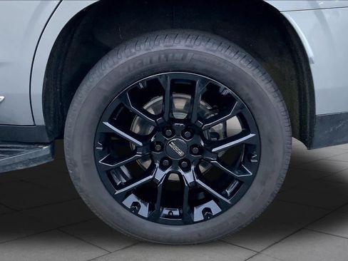 Used 2023 GMC Yukon SLT w/ SLT Premium Package AWD/4WD image 11