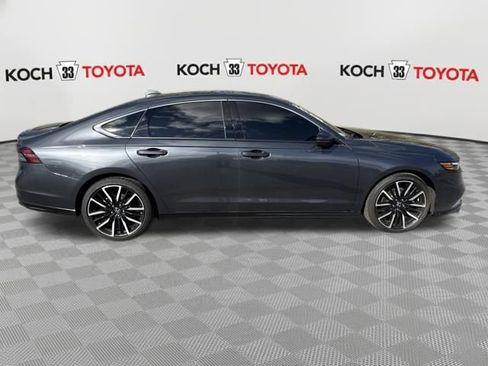 Used 2025 Honda Accord Touring image 9