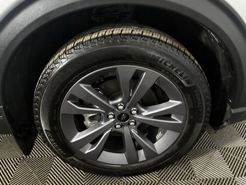 Used 2025 Ford Explorer Active w/ Active Comfort Package image 29