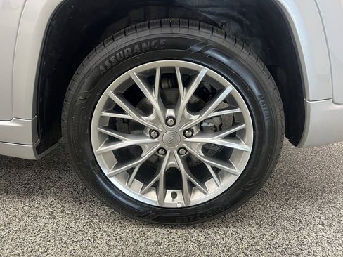 Used 2024 Jeep Grand Cherokee Summit image 22