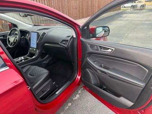 Used 2024 Ford Edge Titanium w/ Equipment Group 301A image 9