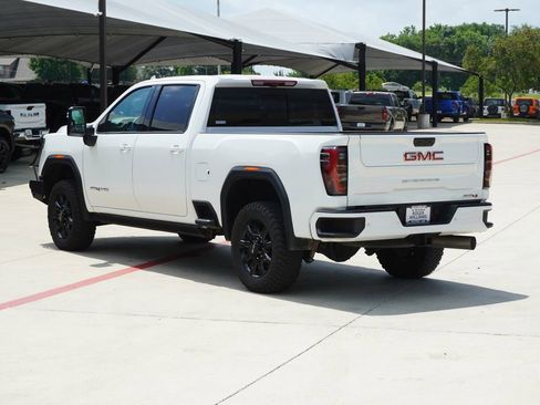 Used 2025 GMC Sierra 2500 AT4 w/ AT4 Premium Plus Package AWD/4WD image 3