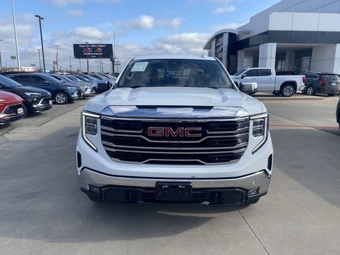 Used 2022 GMC Sierra 1500 SLT image 8
