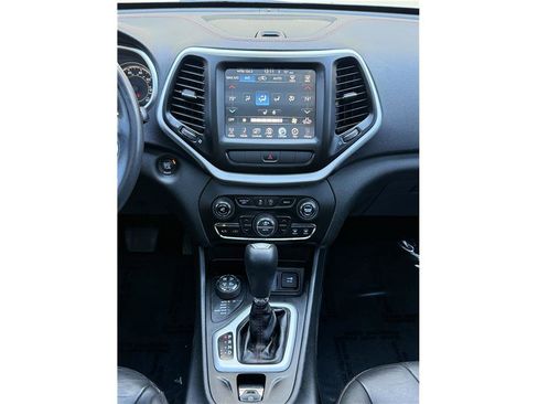 Used 2015 Jeep Cherokee Trailhawk w/ Comfort/Convenience Group AWD/4WD image 11