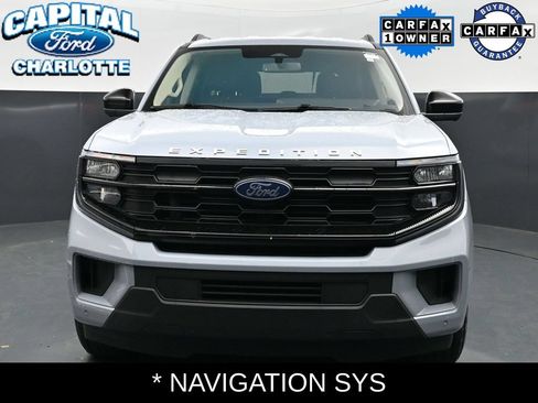 Used 2025 Ford Expedition Active AWD/4WD image 3