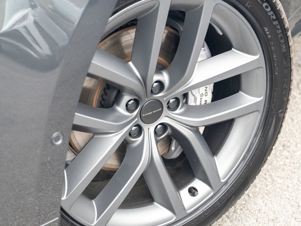 New 2026 Land Rover Range Rover Sport Dynamic SE AWD/4WD image 9