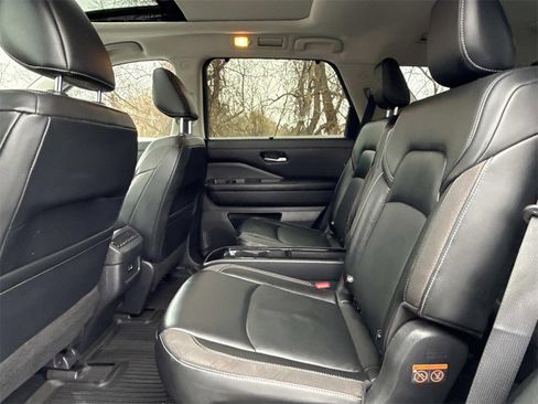 Certified 2022 Nissan Pathfinder SL w/ SL Premium Package image 13
