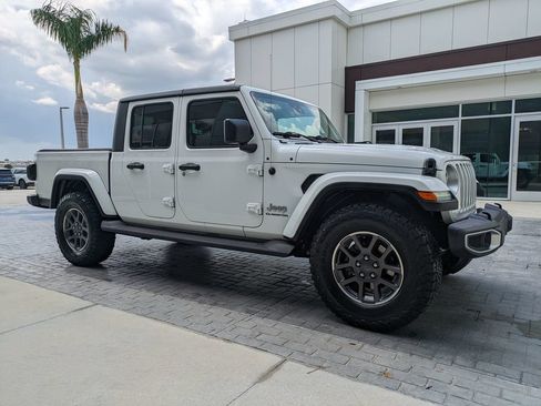 Used 2020 Jeep Gladiator Overland AWD/4WD image 4