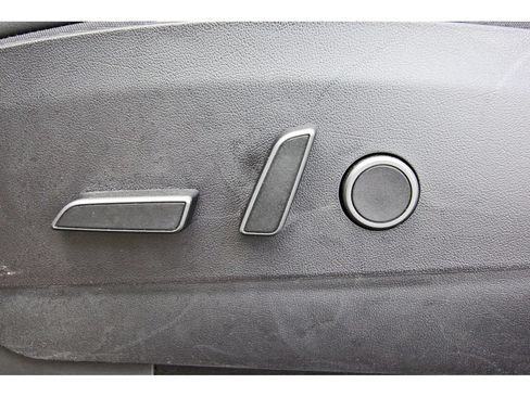Used 2022 Tesla Model Y Performance AWD/4WD image 30