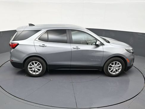 Used 2024 Chevrolet Equinox LT FWD image 17