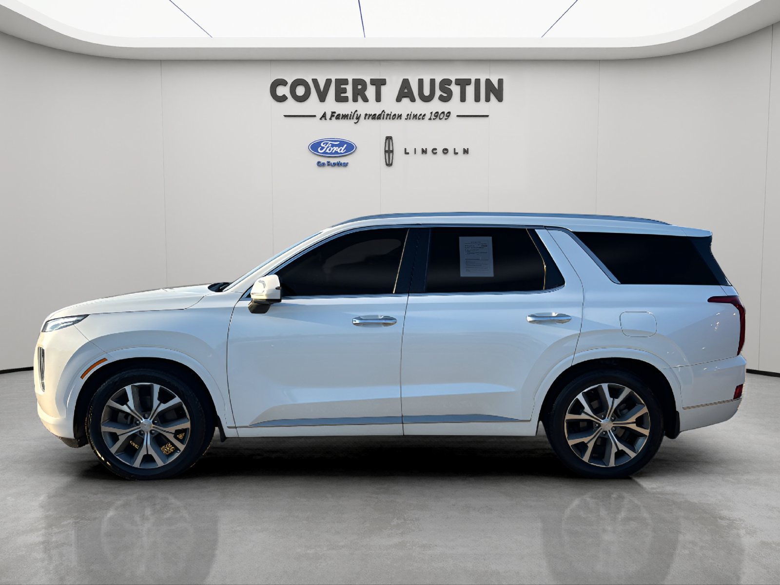 Used 2022 Hyundai Palisade Limited w/ Winter Package AWD/4WD image 2