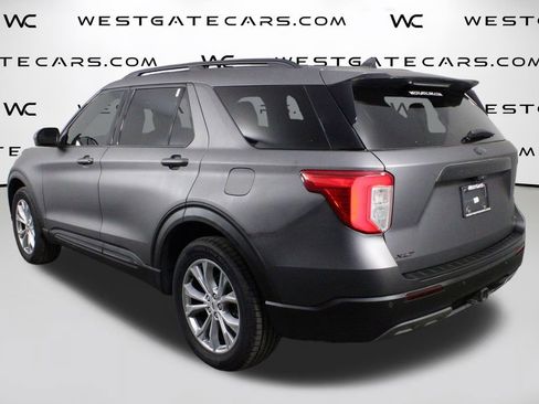 Used 2021 Ford Explorer XLT w/ Equipment Group 202A image 5