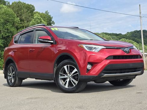 Used 2017 Toyota RAV4 XLE w/ Carpet Mat Package AWD/4WD image 2