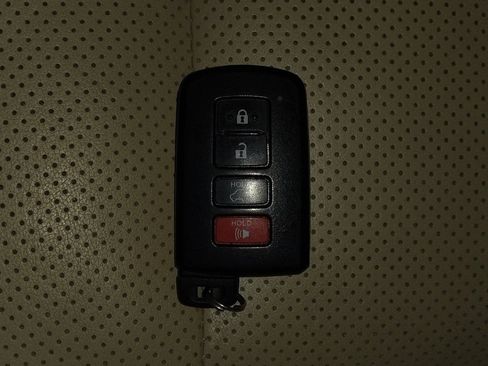 Used 2019 Toyota Highlander Limited image 32