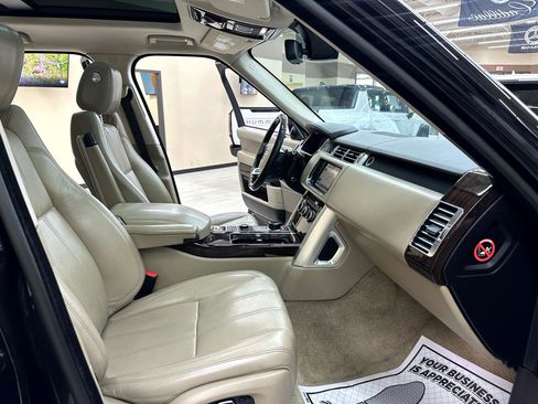 Used 2014 Land Rover Range Rover HSE image 45