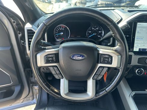 Used 2022 Ford F350 Lariat w/ Black Appearance Package image 12