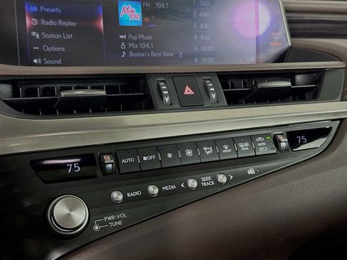 Used 2021 Lexus ES 350 w/ Premium Package FWD image 17