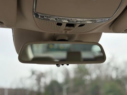 Used 2017 Mercedes-Benz S 550 4MATIC Sedan image 40