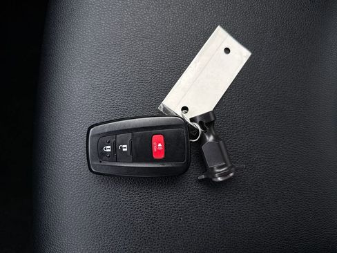 Used 2022 Toyota 4Runner TRD Off-Road Premium w/ TRD Black Wheel Package (TMS) image 31