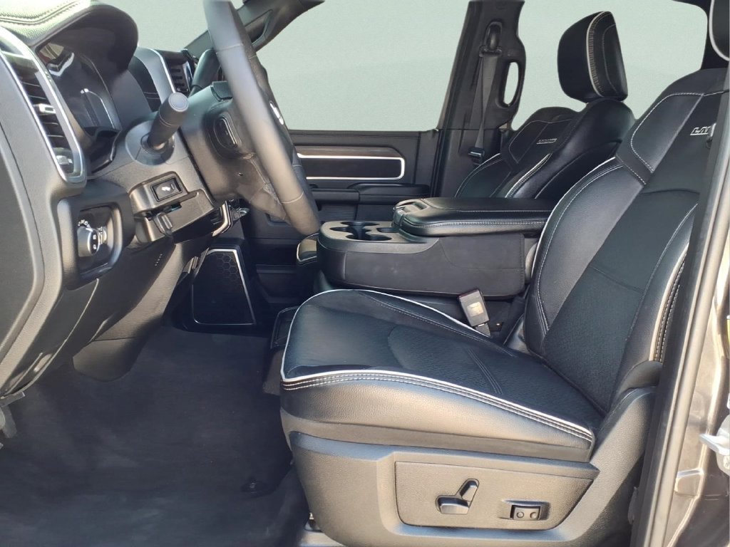 Used 2026 RAM 2500 Laramie AWD/4WD image 13
