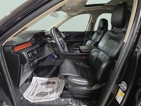 Used 2023 Lincoln Aviator Reserve w/ Equipment Group 201A image 14